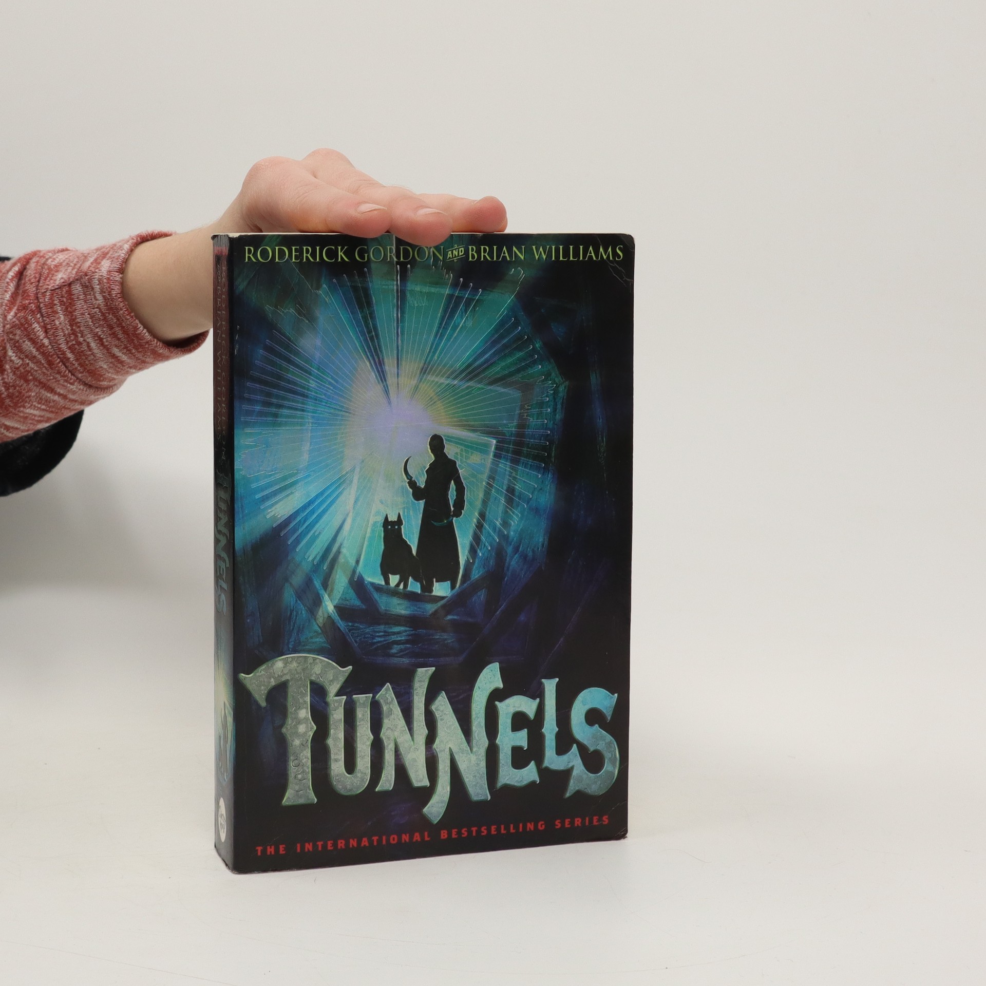 Tunnels Gordon, Roderick knihobot.sk