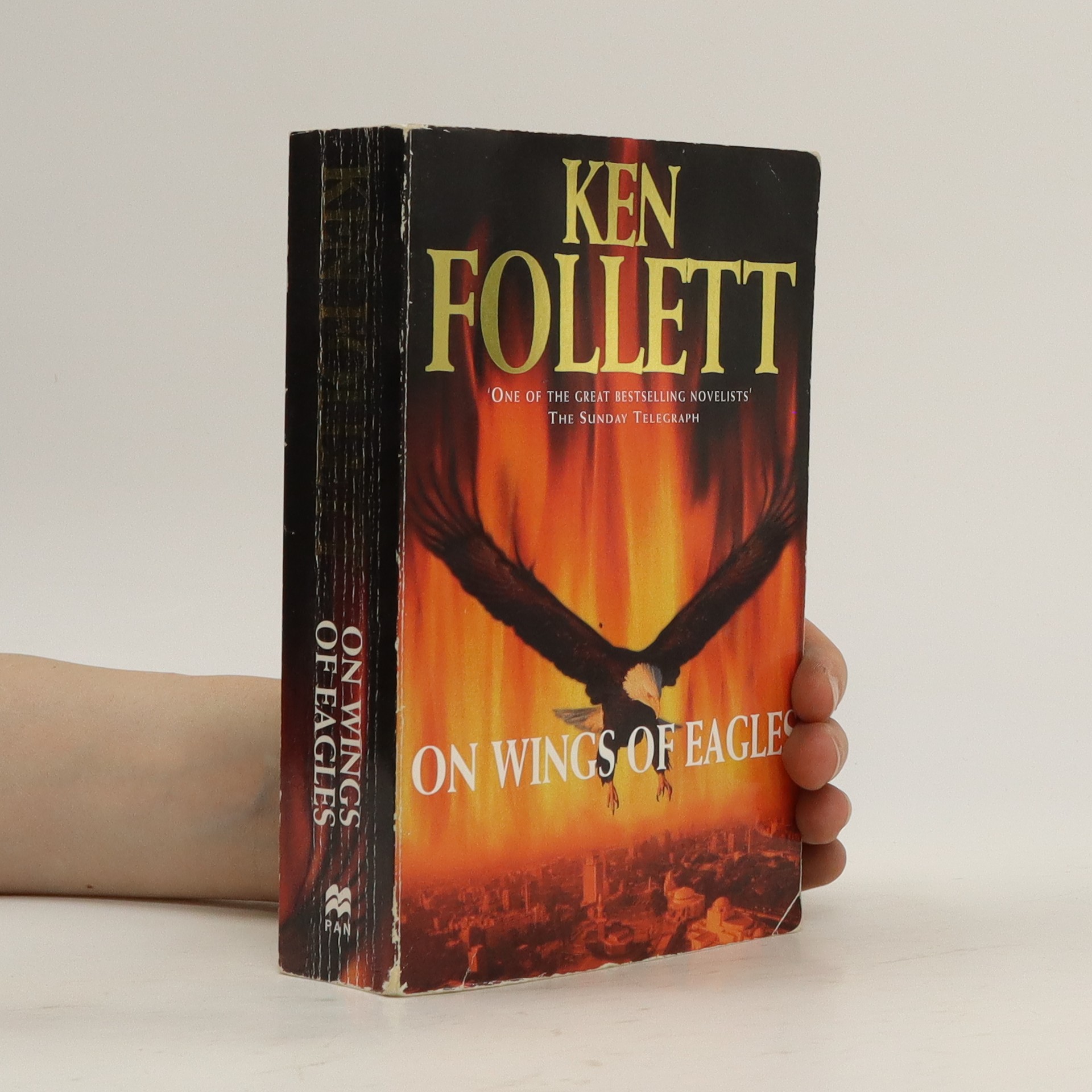 On Wings of Eagles Follett, Ken knihobot.cz