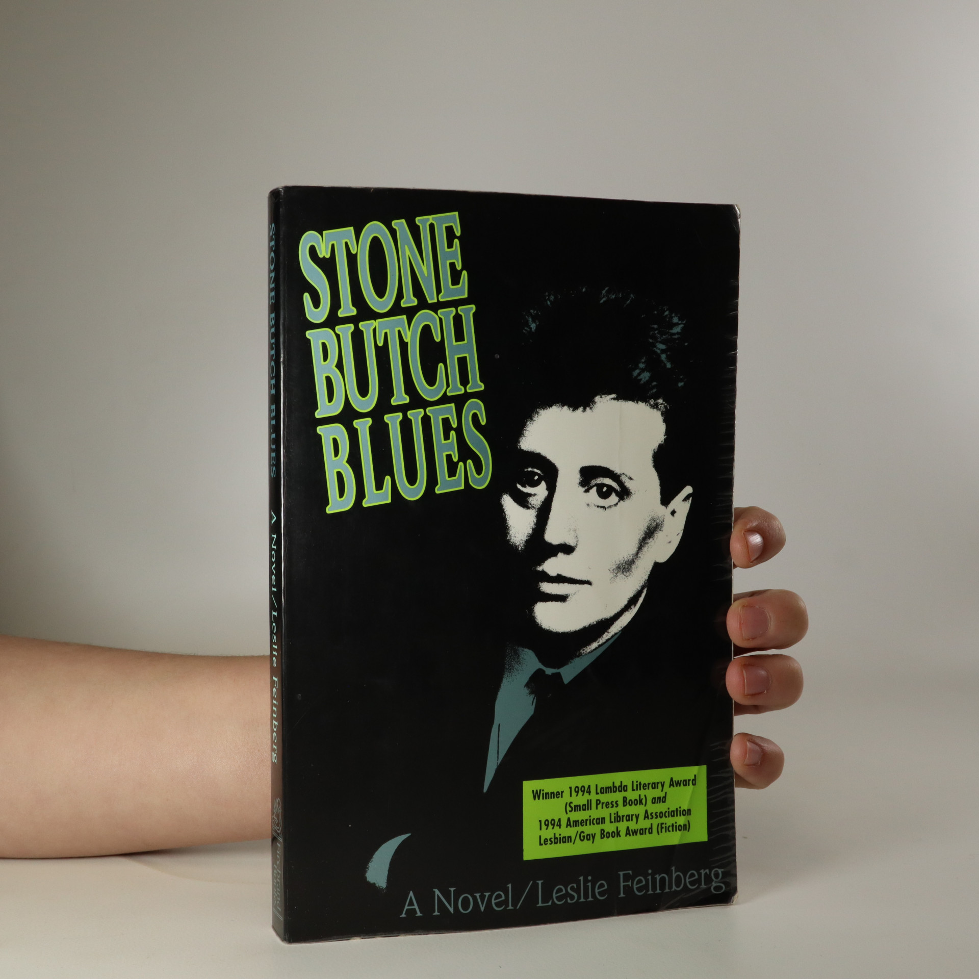 Stone Butch Blues - Feinberg, Leslie - knihobot.cz
