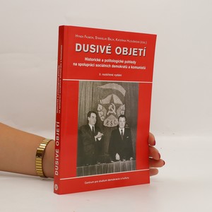 náhled knihy - Dusivé objetí