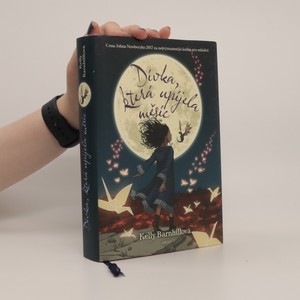 náhled knihy - Dívka, která upíjela měsíc