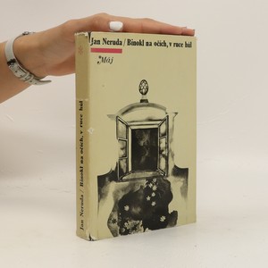 náhled knihy - Binokl na očích, v ruce hůl