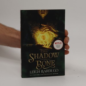 náhled knihy - Shadow and bone